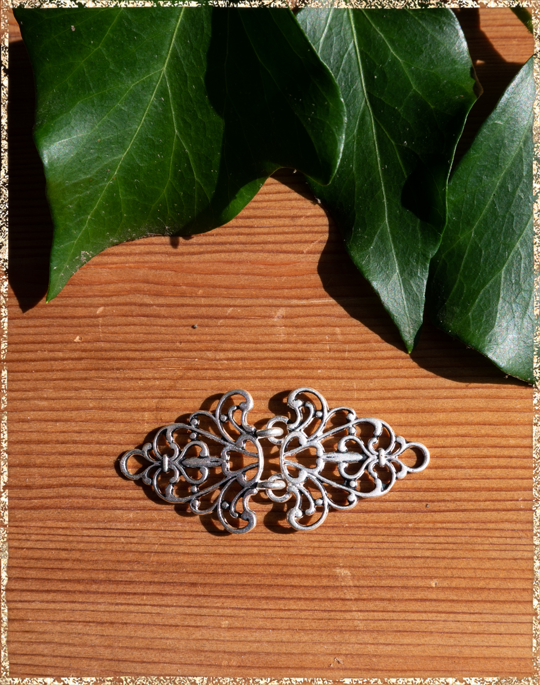 Hakenschließe Edeldame Bronze versilbert